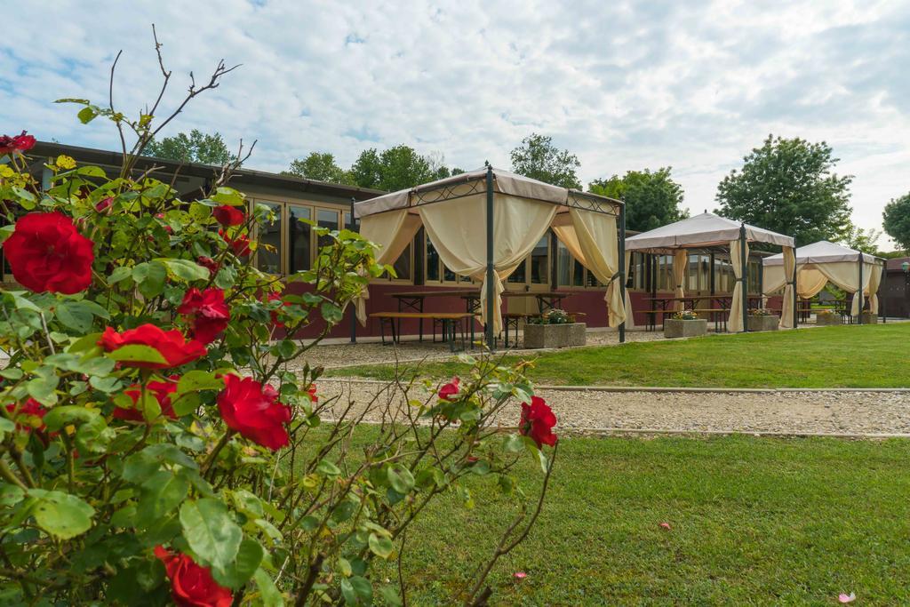 Ristorante Albergo Al Donatore Teor Екстер'єр фото