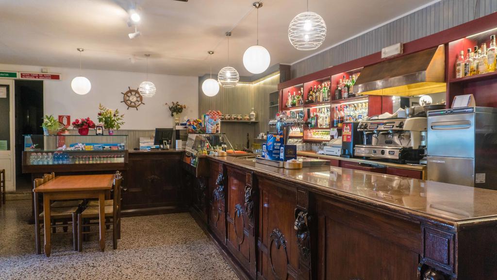 Ristorante Albergo Al Donatore Teor Екстер'єр фото